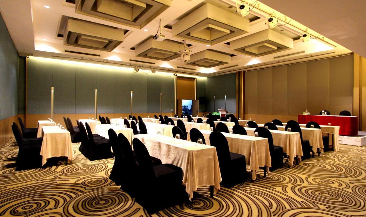 The Leisure Hotel Bang Bo Екстериор снимка